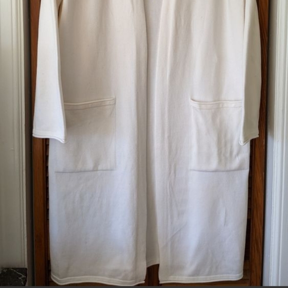 Lounge set ivory cardigan and shorts - Picture 3 of 5